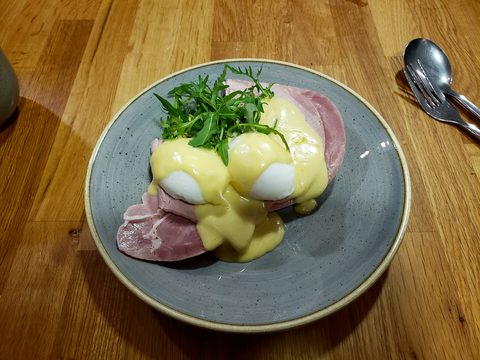 eggs benedict